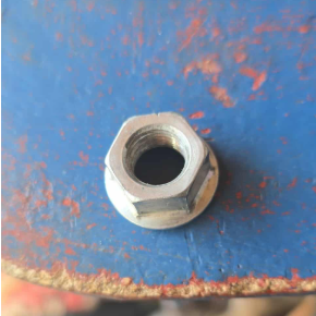 Z20 PLUS takapyörän kiinnitys-mutteri (neljän kappaleen sarja)